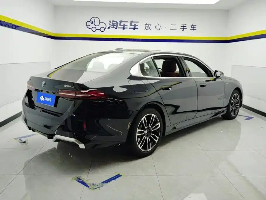 2024 BMW 5 Series 530Li xDrive M Sport Package — миниатюра 3