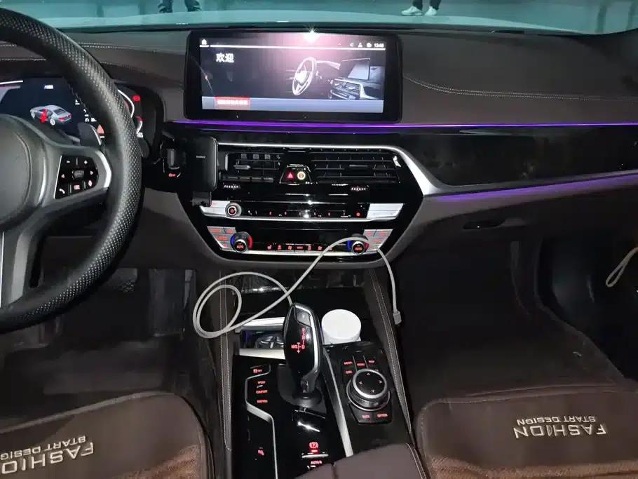 2022 BMW 5 Series Facelift 530Li Leading Edition M Sport Package — миниатюра 13