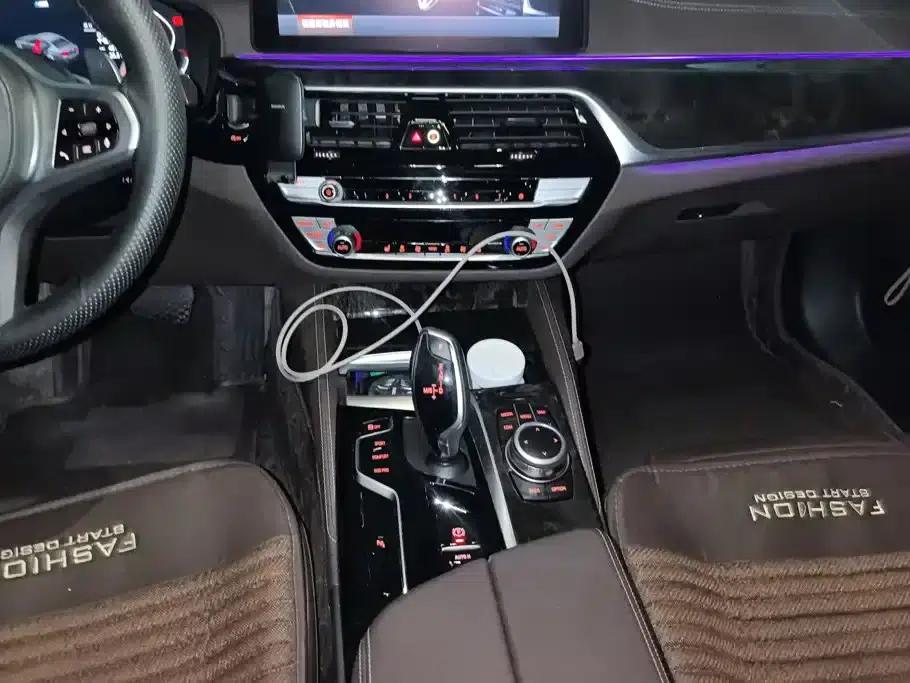 2022 BMW 5 Series Facelift 530Li Leading Edition M Sport Package — миниатюра 16
