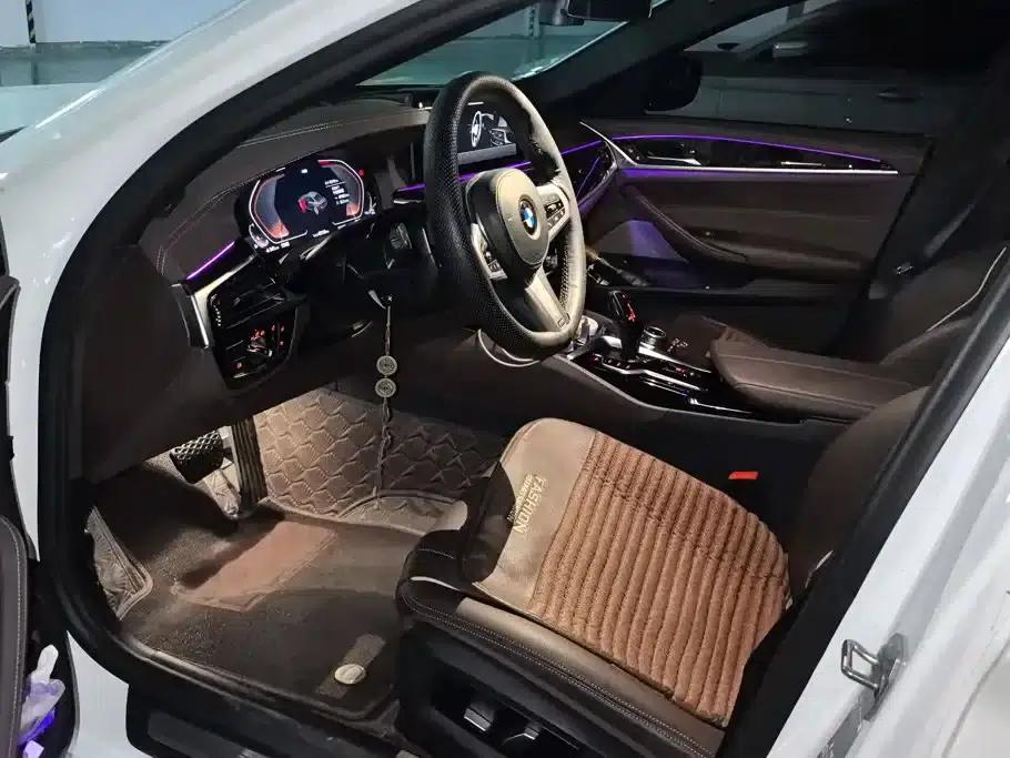 2022 BMW 5 Series Facelift 530Li Leading Edition M Sport Package — миниатюра 9