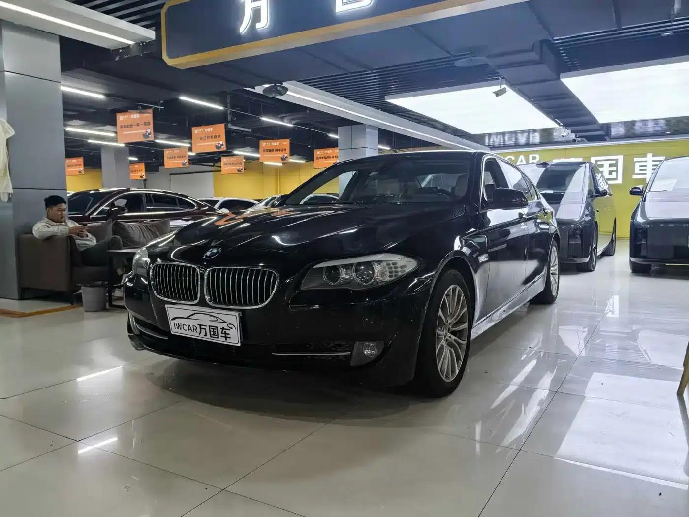 BMW 5 Series 2013 530Li Leading Edition — миниатюра 1
