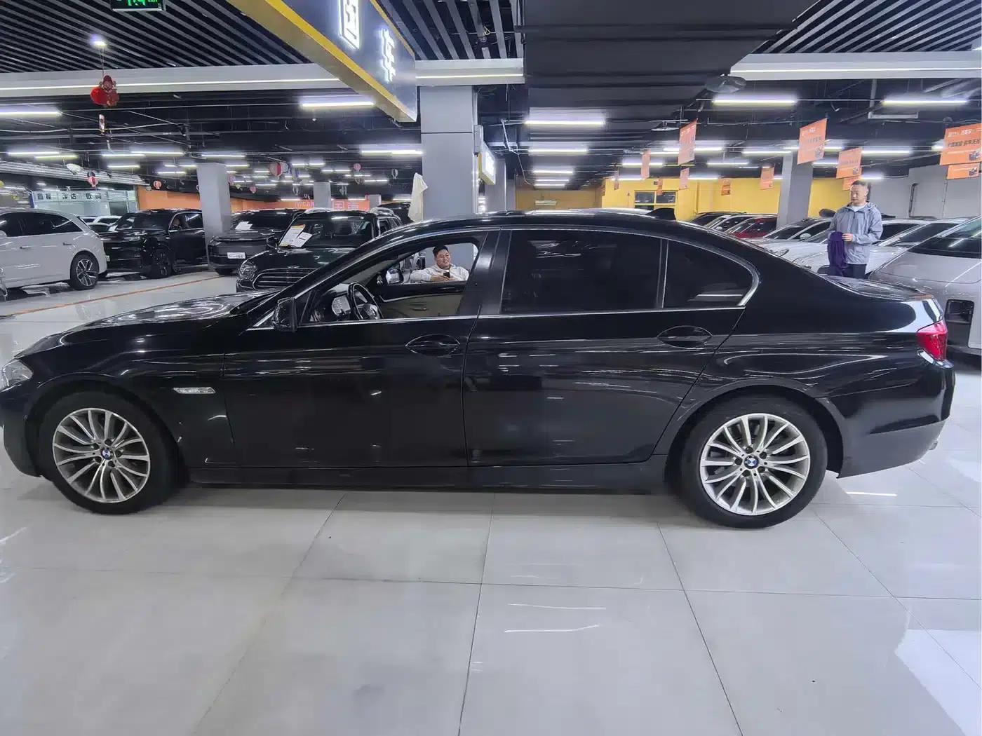 BMW 5 Series 2013 530Li Leading Edition — миниатюра 3