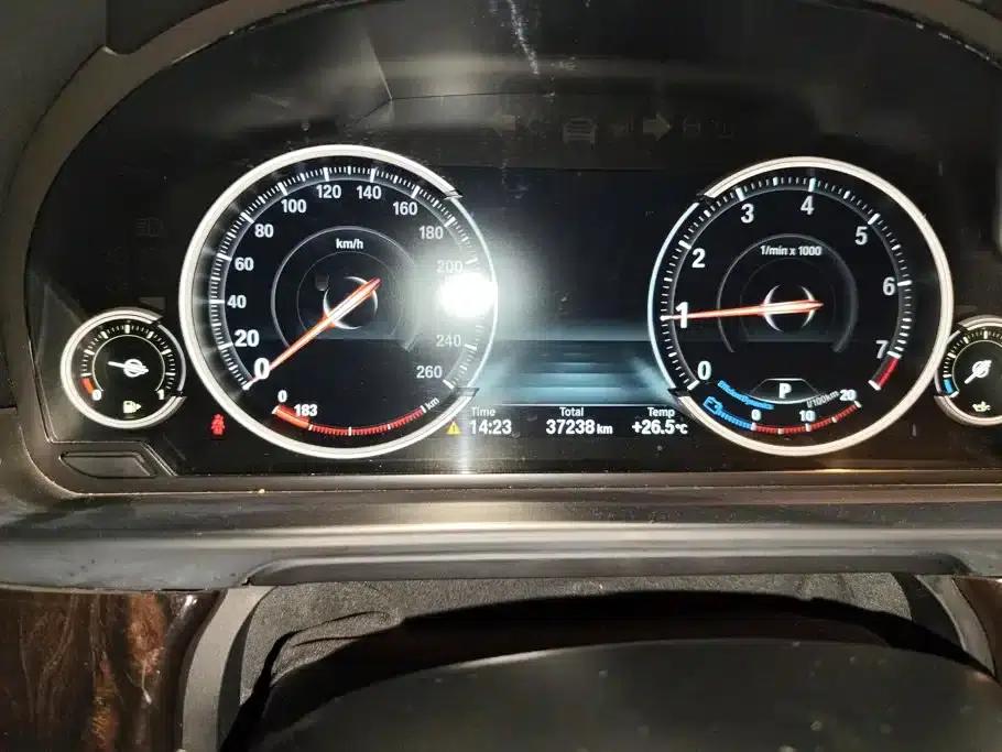 BMW 5 Series 2017 525Li Leading Edition — миниатюра 14