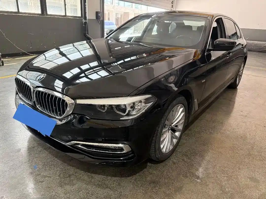 2018 BMW 5 Series 525Li Luxury Package — миниатюра 1
