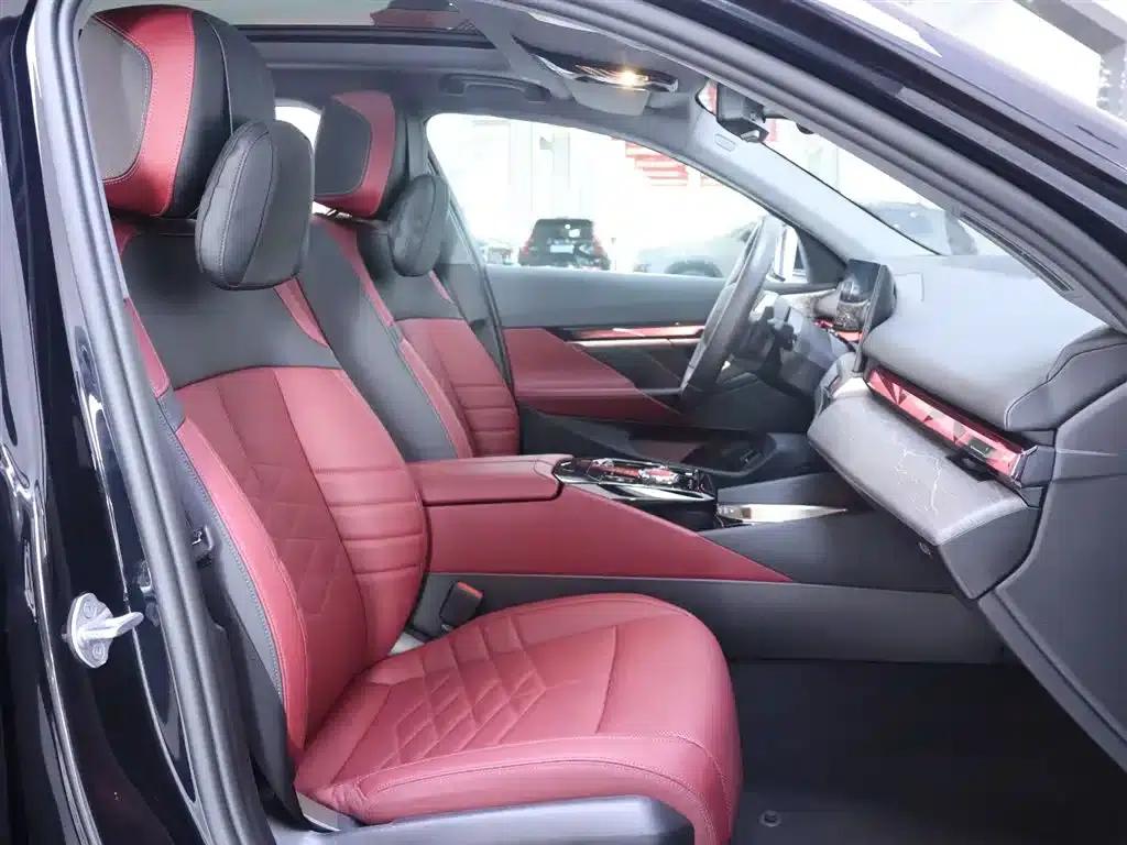 2025 BMW 5 Series 530Li Luxury M Sport Package — миниатюра 21