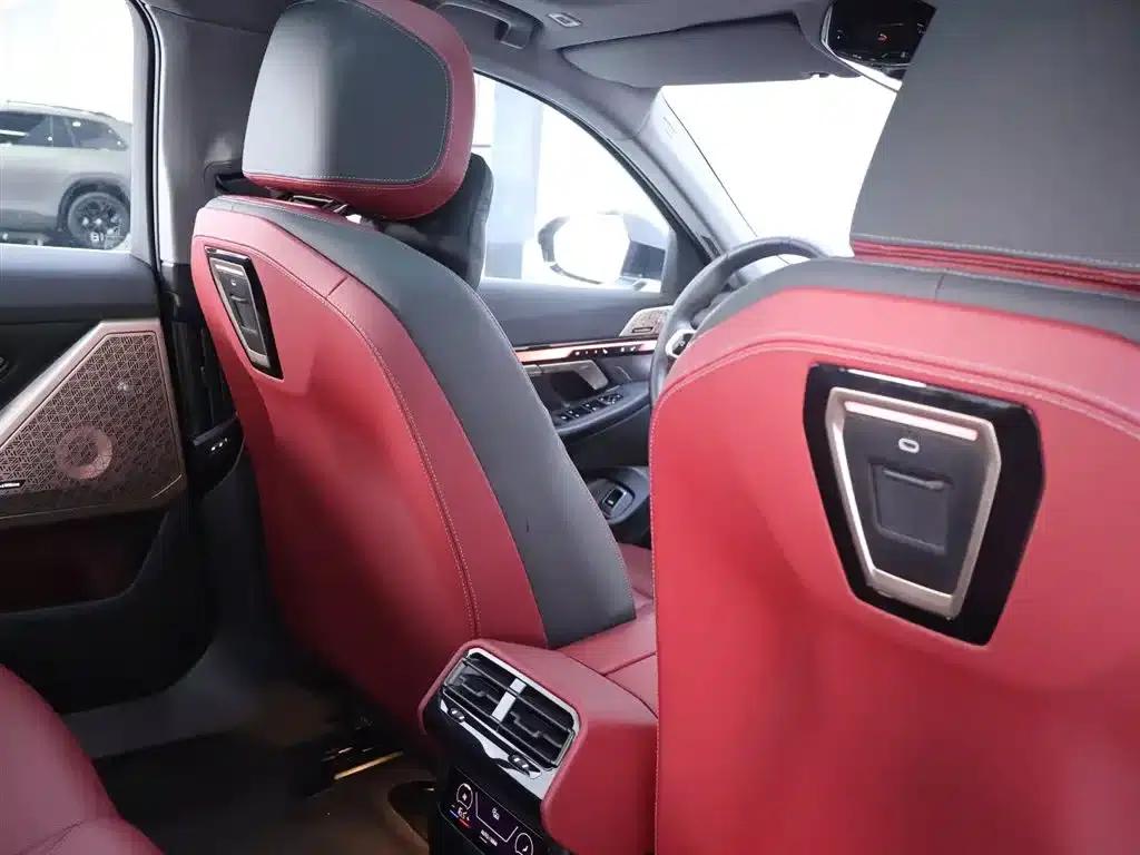 2025 BMW 5 Series 530Li Luxury M Sport Package — миниатюра 24