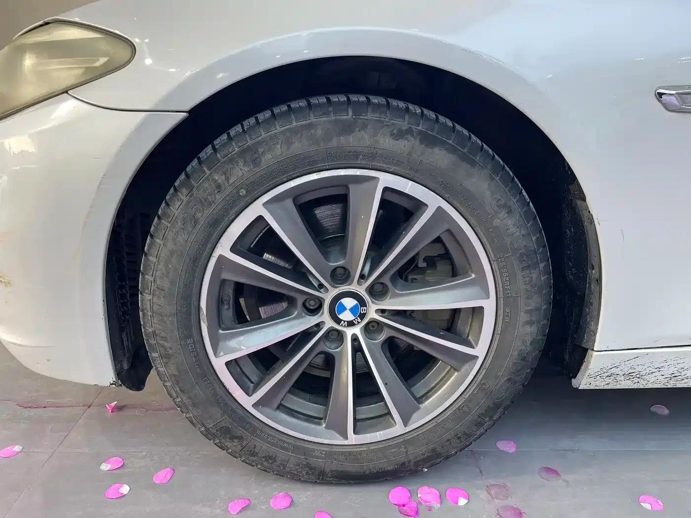 BMW 5 Series 2017 520Li Elegant Edition — миниатюра 19