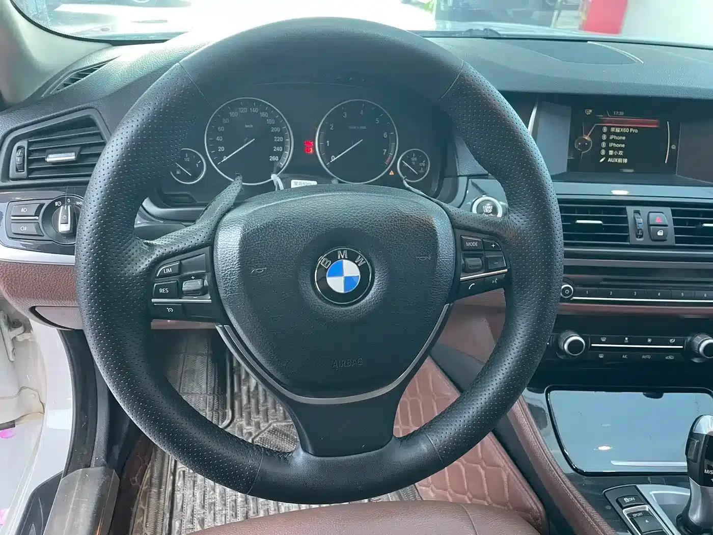 BMW 5 Series 2017 520Li Elegant Edition — миниатюра 9