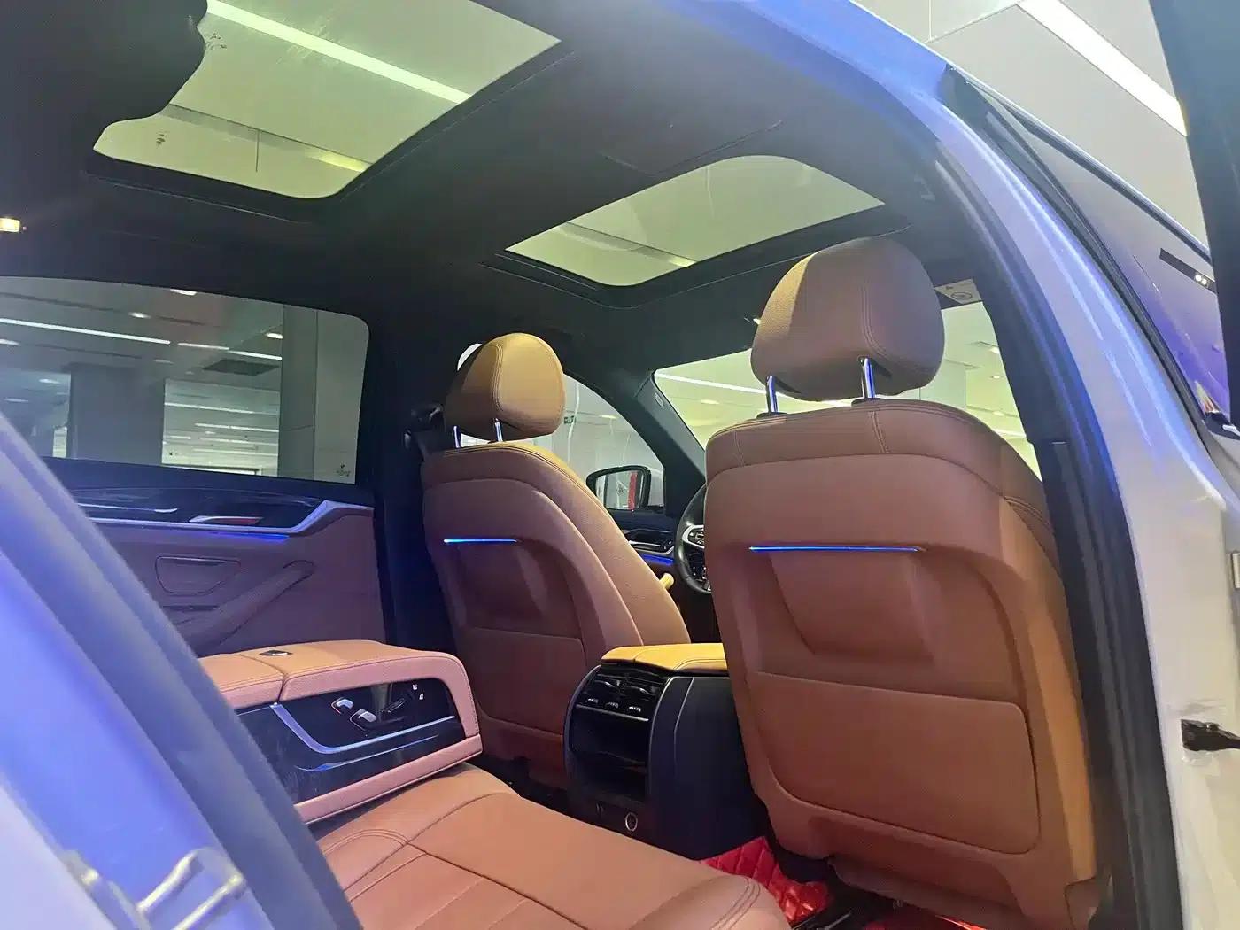 2018 BMW 5 Series 530Li Leading Edition M Sport Package — миниатюра 11