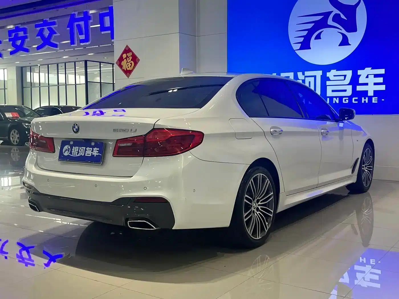2018 BMW 5 Series 530Li Leading Edition M Sport Package — миниатюра 13