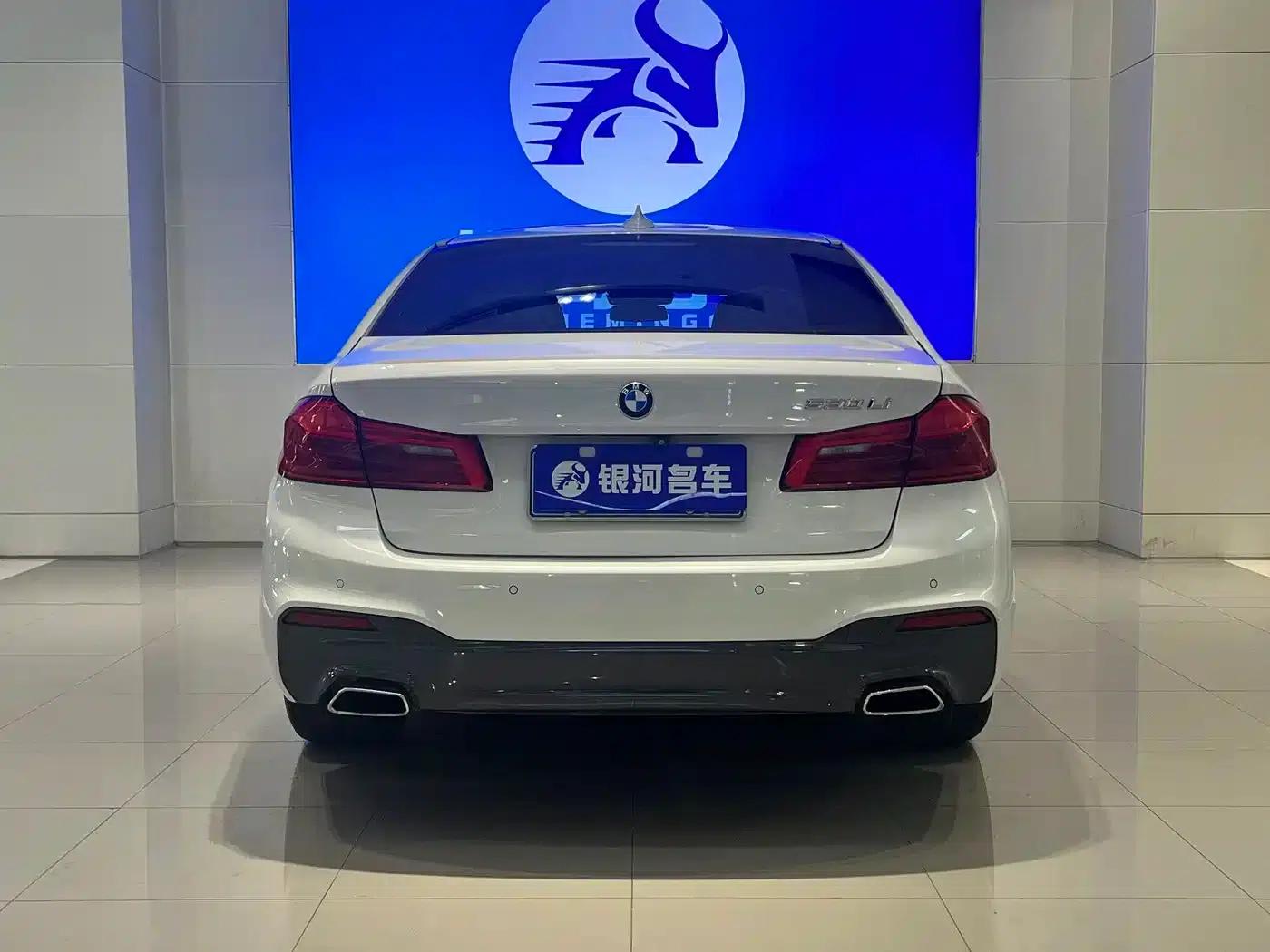 2018 BMW 5 Series 530Li Leading Edition M Sport Package — миниатюра 14