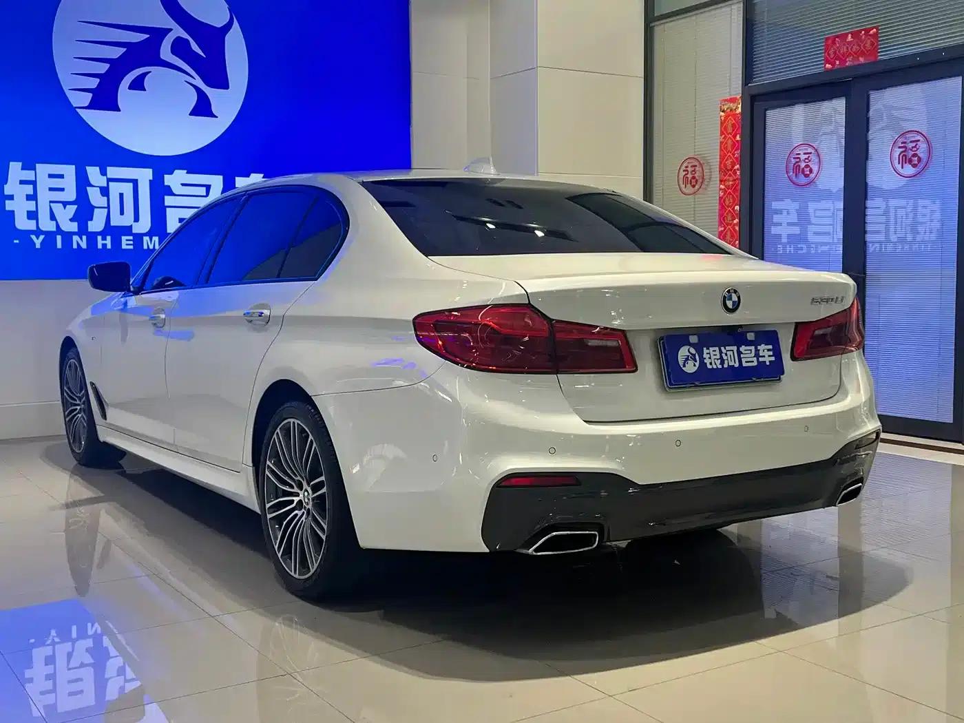 2018 BMW 5 Series 530Li Leading Edition M Sport Package — миниатюра 15