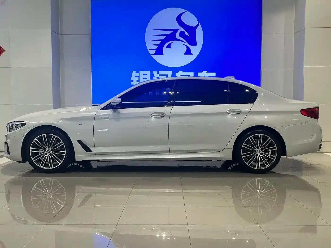 2018 BMW 5 Series 530Li Leading Edition M Sport Package — миниатюра 4
