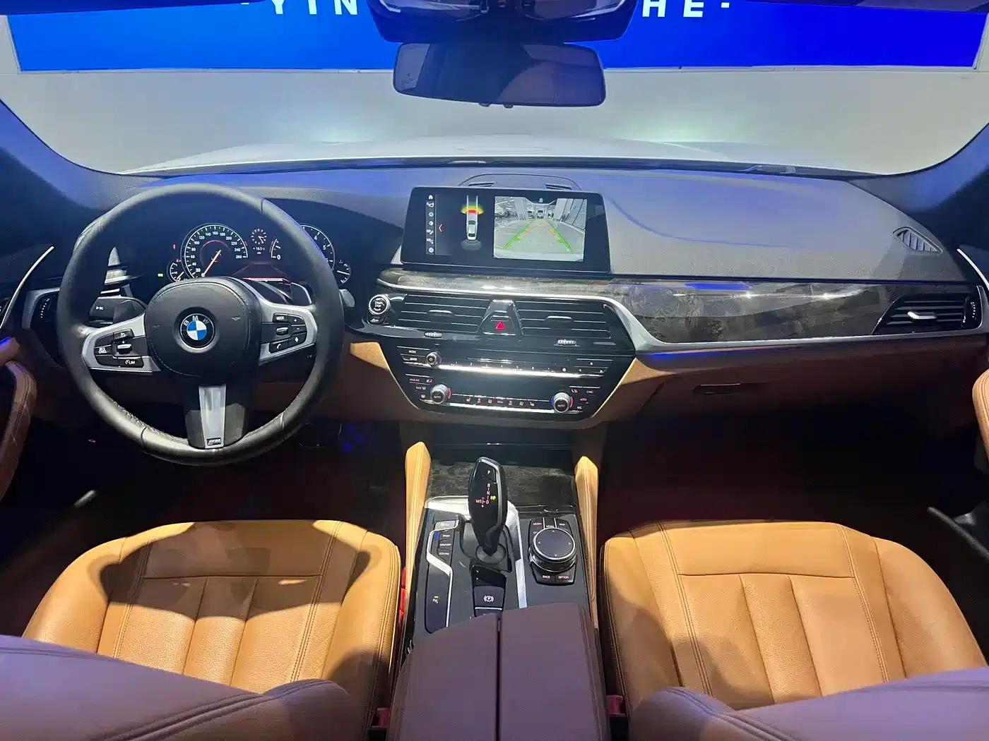 2018 BMW 5 Series 530Li Leading Edition M Sport Package — миниатюра 7