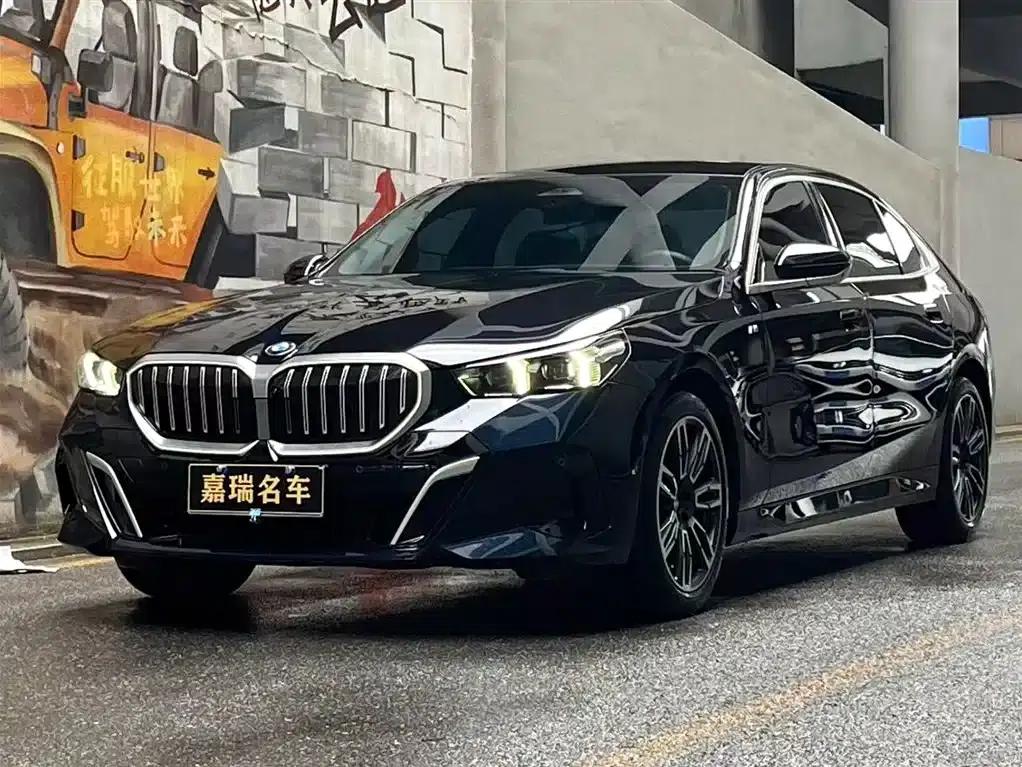 2025 BMW 5 Series 530Li xDrive M Sport Package — миниатюра 1