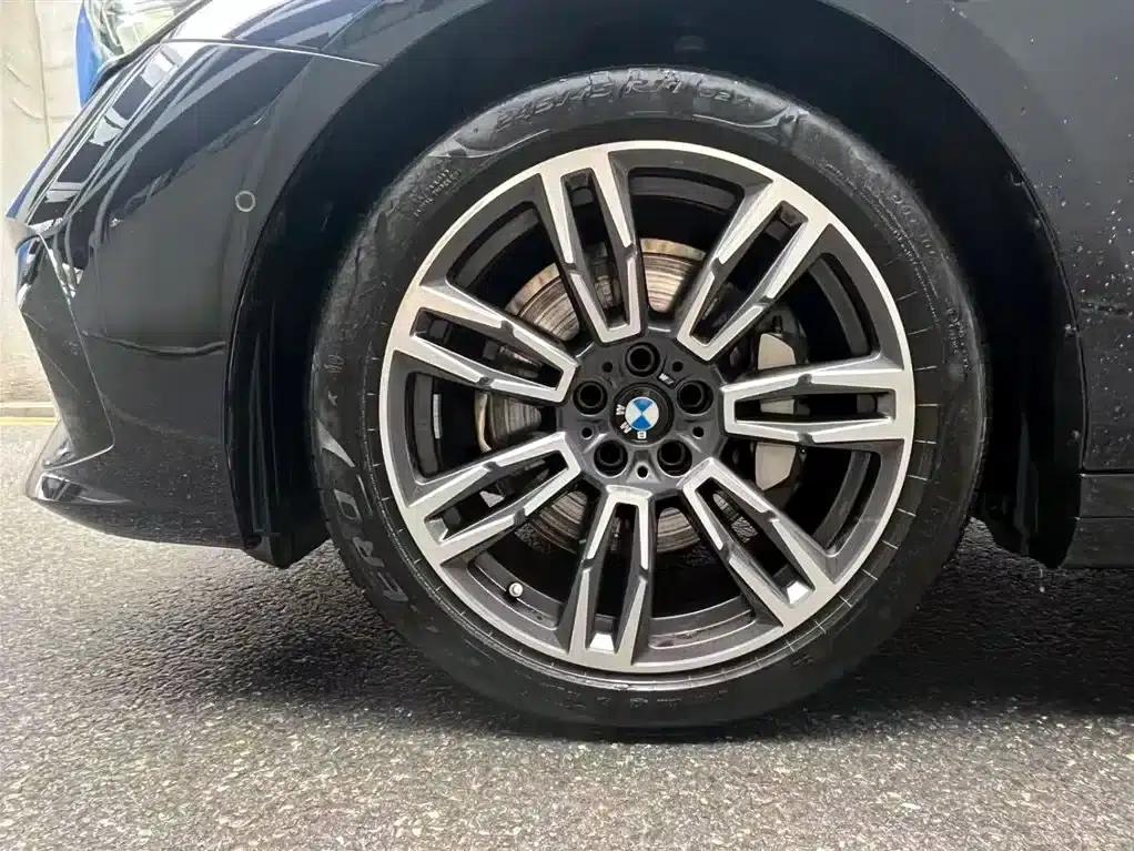 2025 BMW 5 Series 530Li xDrive M Sport Package — миниатюра 6
