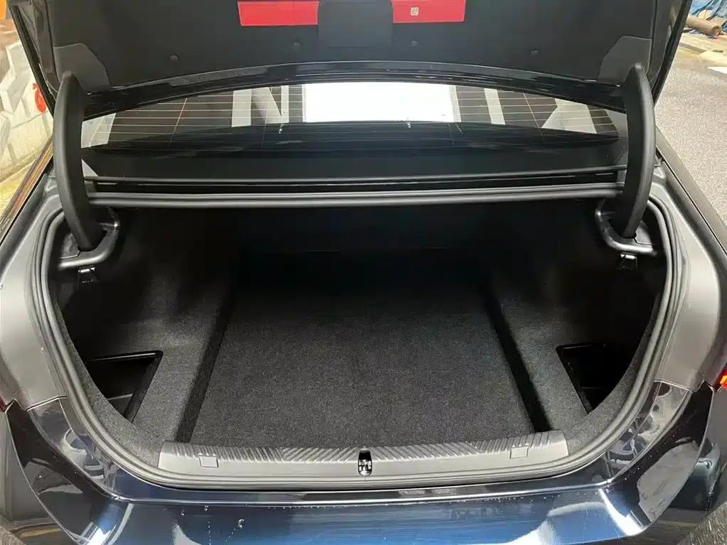 2025 BMW 5 Series 530Li xDrive M Sport Package — миниатюра 7