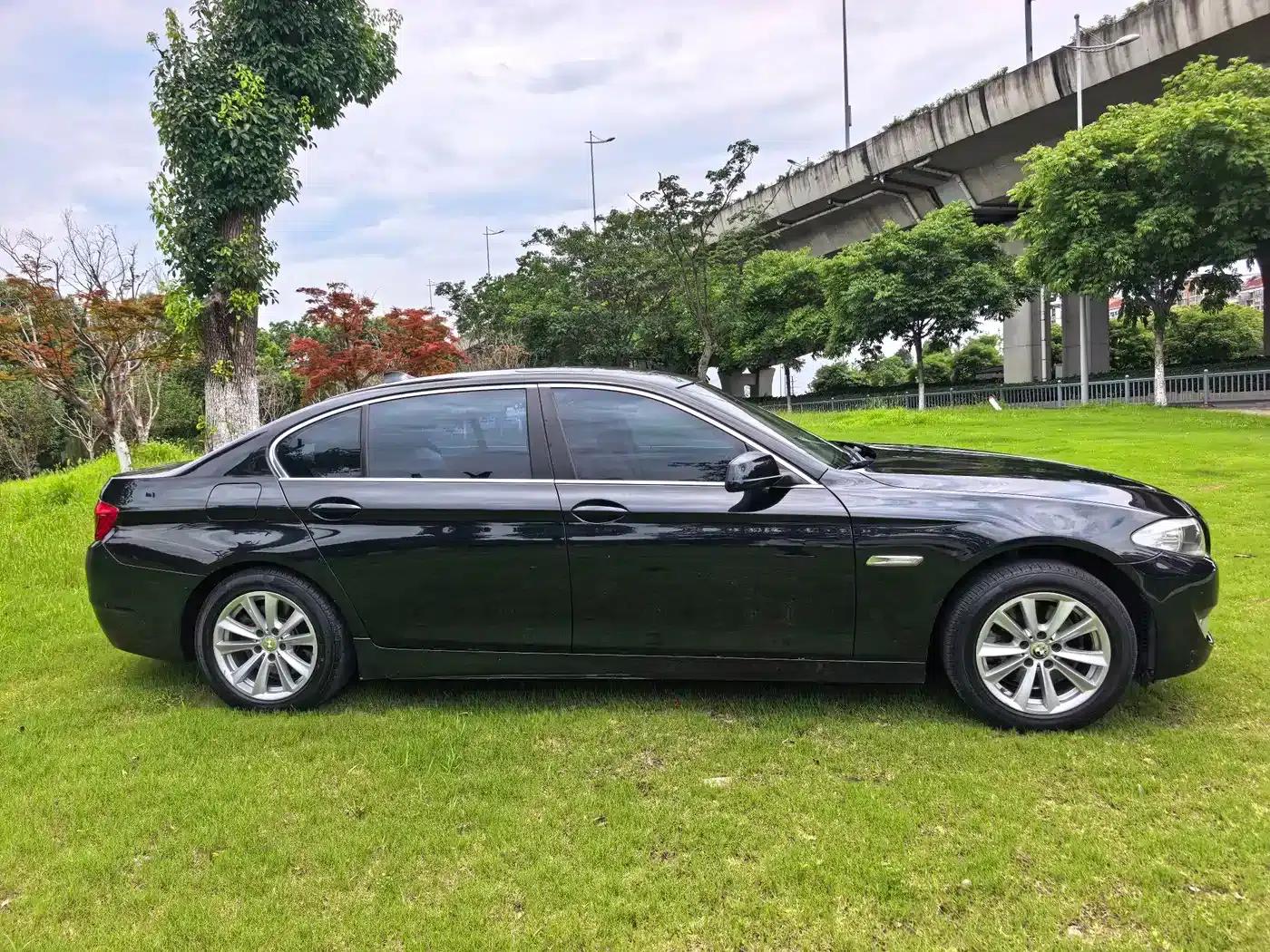 BMW 5 Series 2013 525Li Luxury — миниатюра 4