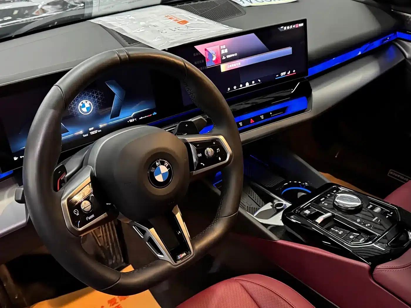 2024 BMW 5 Series 530Li Leading Edition M Sport Package — миниатюра 6