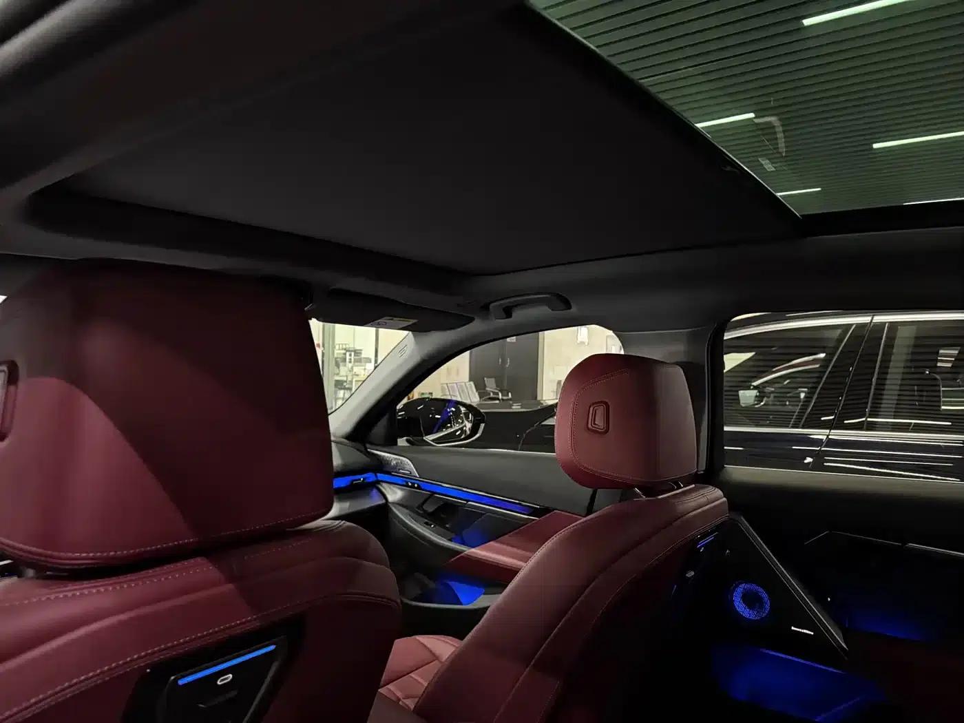 2024 BMW 5 Series 530Li Leading Edition M Sport Package — миниатюра 8