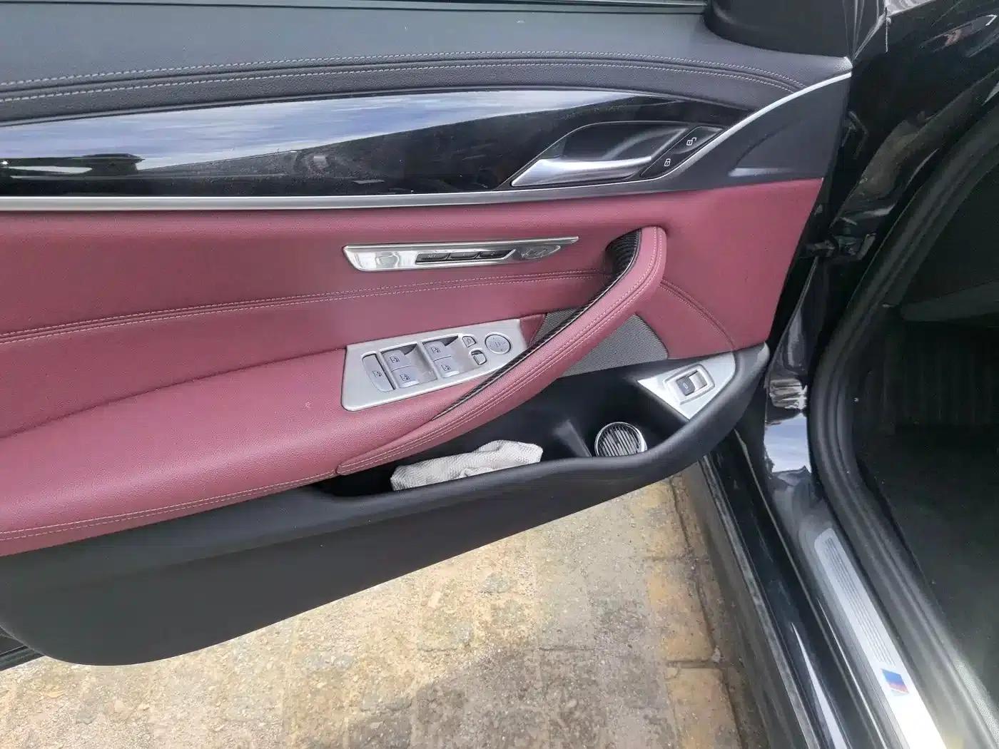 2022 BMW 5 Series 525Li M Sport Package — миниатюра 6