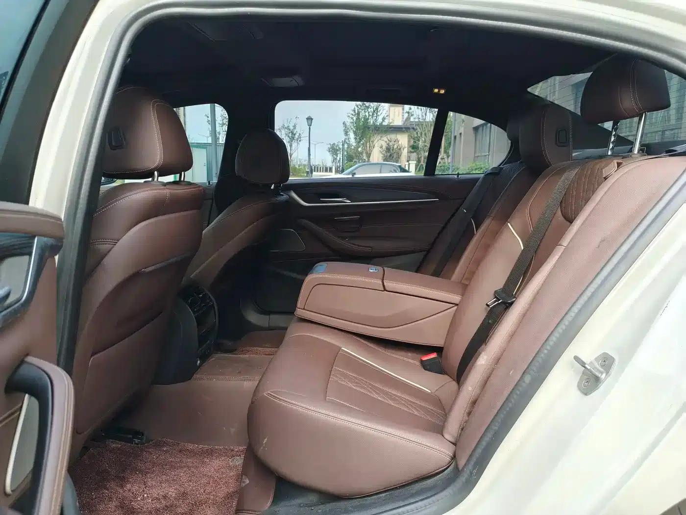 2021 BMW 5 Series 525Li M Sport Package — миниатюра 5