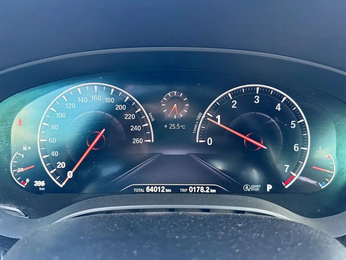 2019 BMW 5 Series 530Li Leading Edition M Sport Package — миниатюра 7