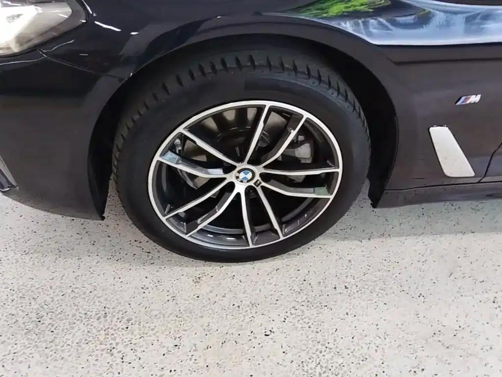 BMW 5 Series 2022 Facelift II 525Li M Sport Package — миниатюра 23