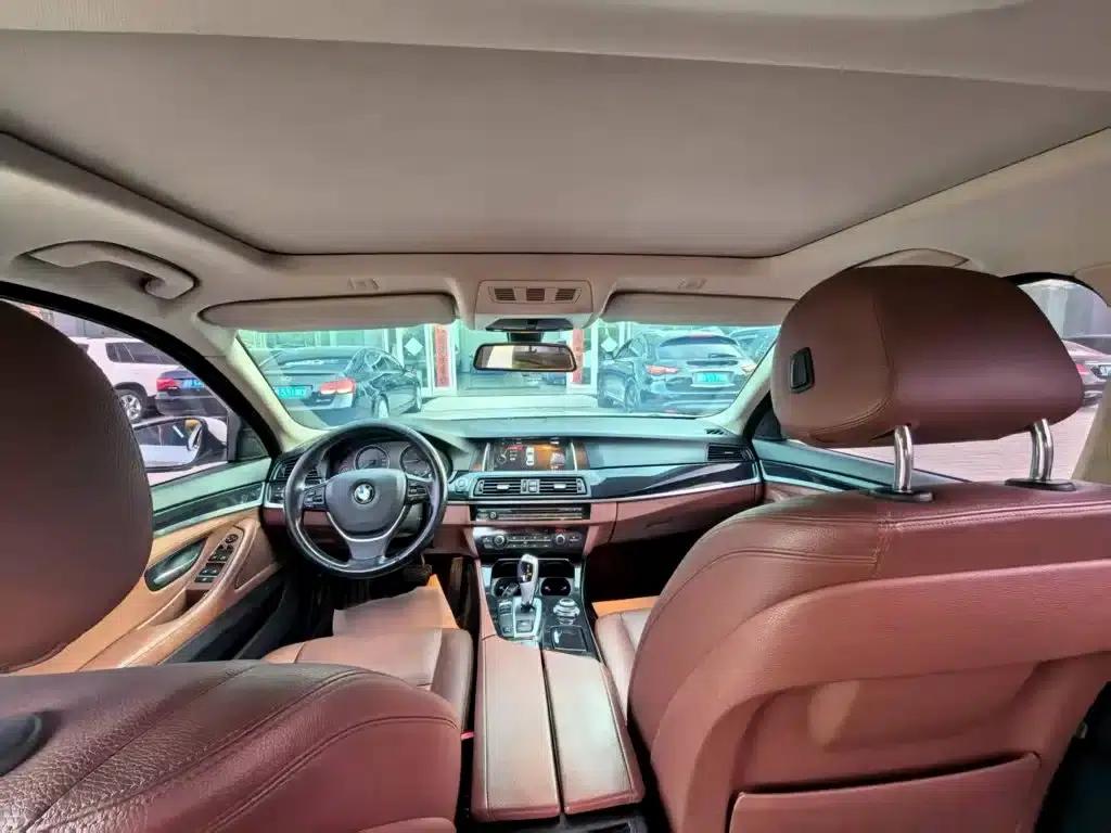 BMW 5 Series 2017 520Li Elegant Edition — миниатюра 9