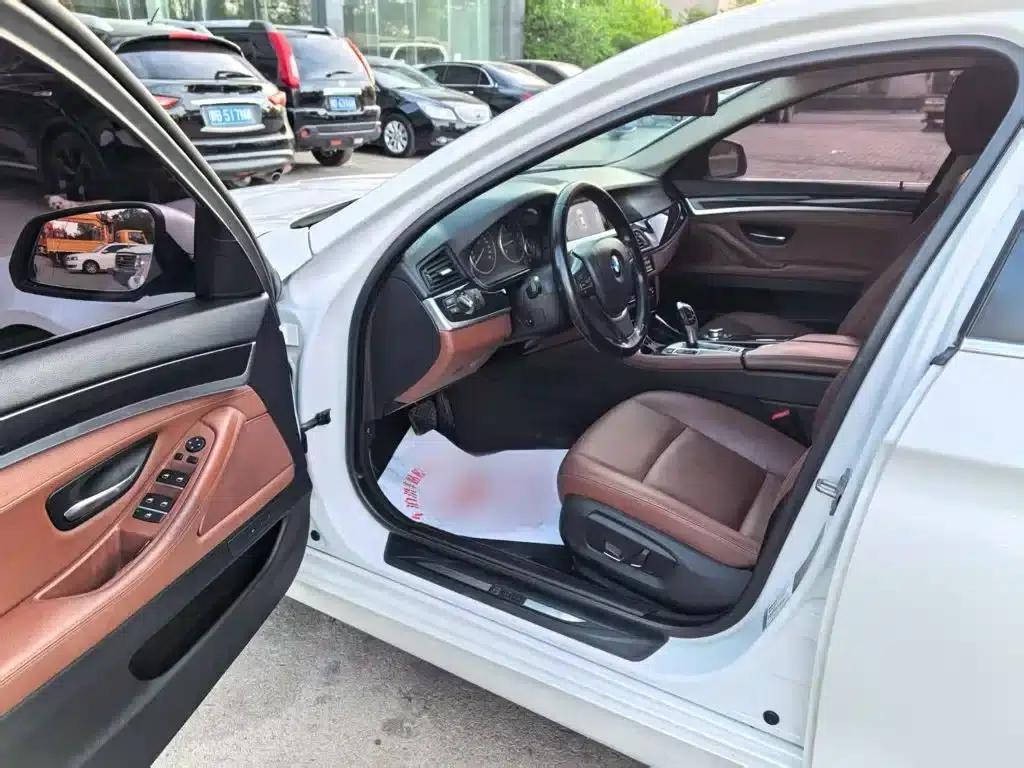 BMW 5 Series 2017 520Li Elegant Edition — миниатюра 10