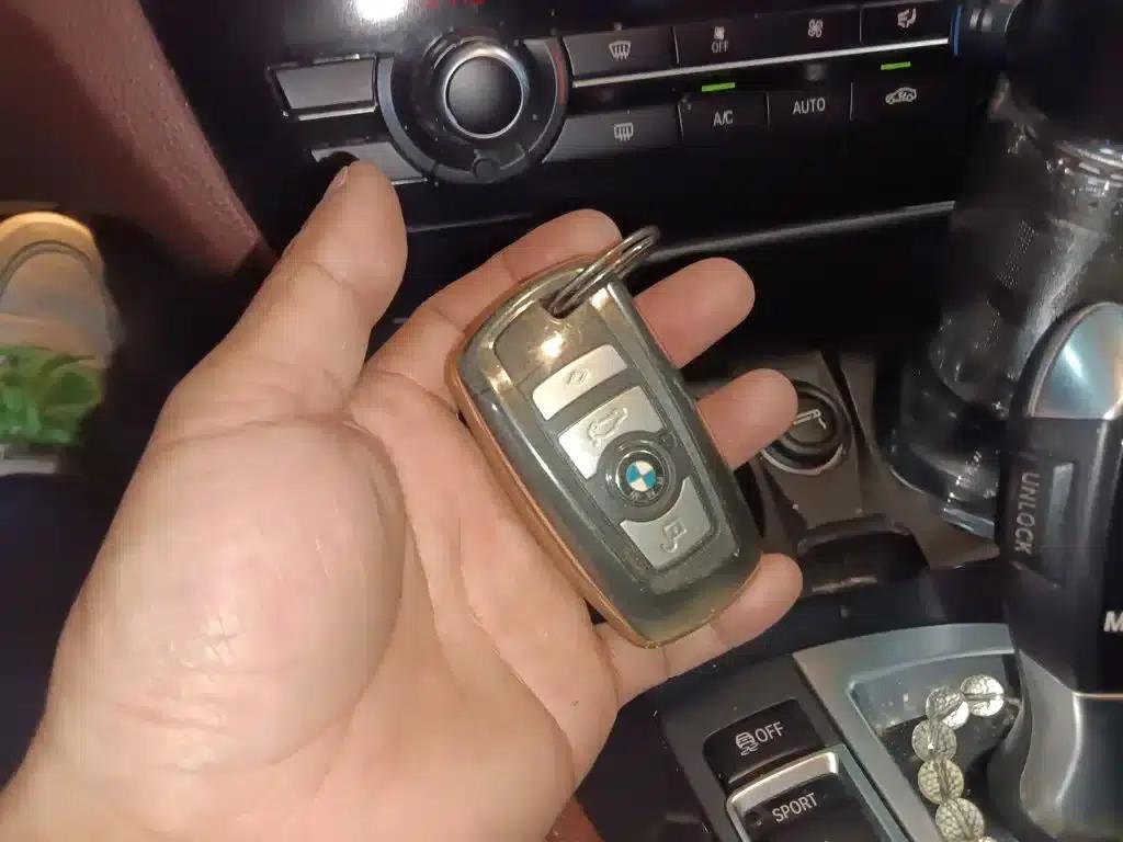 2014 BMW 5 Series 520Li Elegant Edition — миниатюра 12