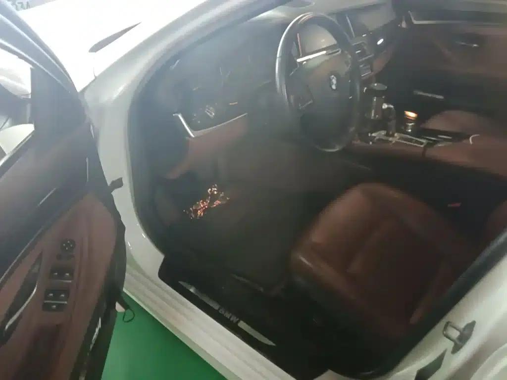 2014 BMW 5 Series 520Li Elegant Edition — миниатюра 14