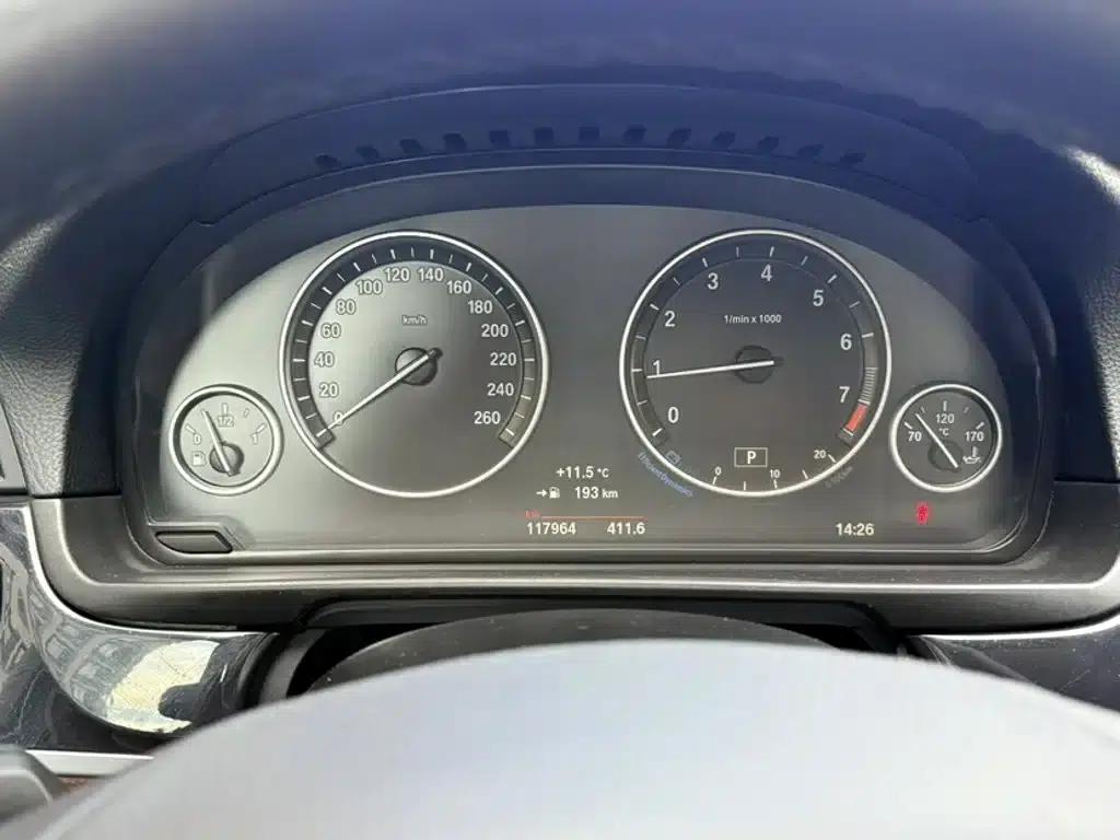 2014 BMW 5 Series 520Li Elegant Edition — миниатюра 5