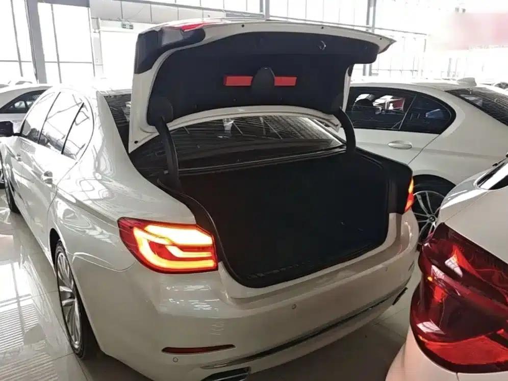 2018 BMW 5 Series 525Li Luxury Package — миниатюра 15