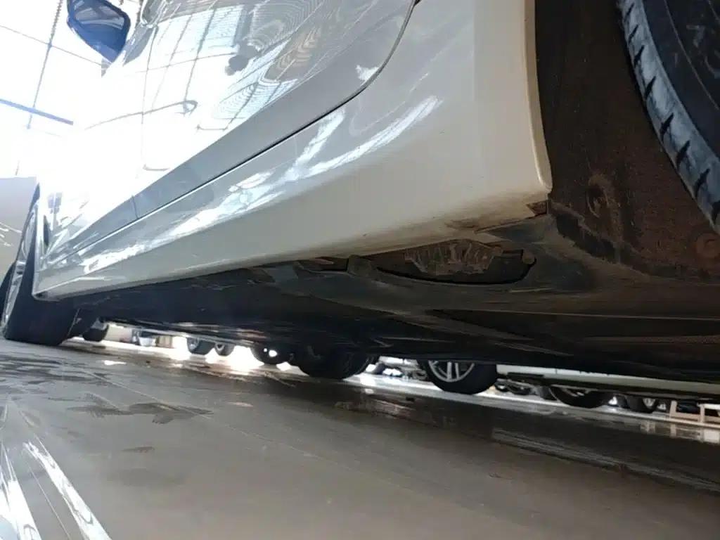 2018 BMW 5 Series 525Li Luxury Package — миниатюра 21