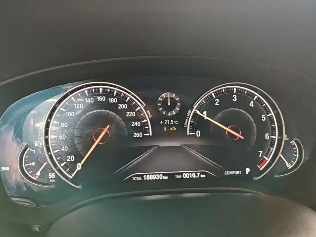2018 BMW 5 Series 525Li Luxury Package — миниатюра 8