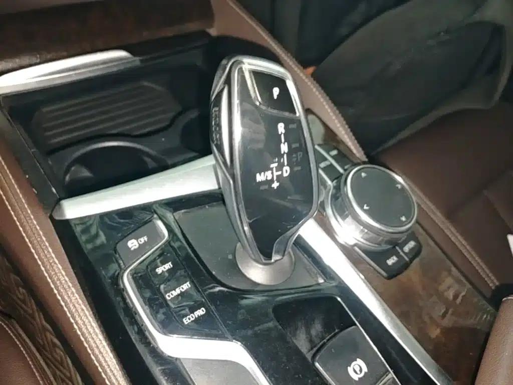 2018 BMW 5 Series 525Li Luxury Package — миниатюра 10