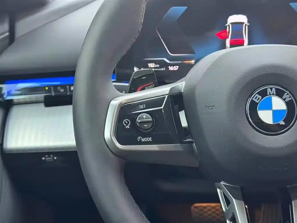 2024 BMW 5 Series Imported Model 525i M Sport Package — миниатюра 15
