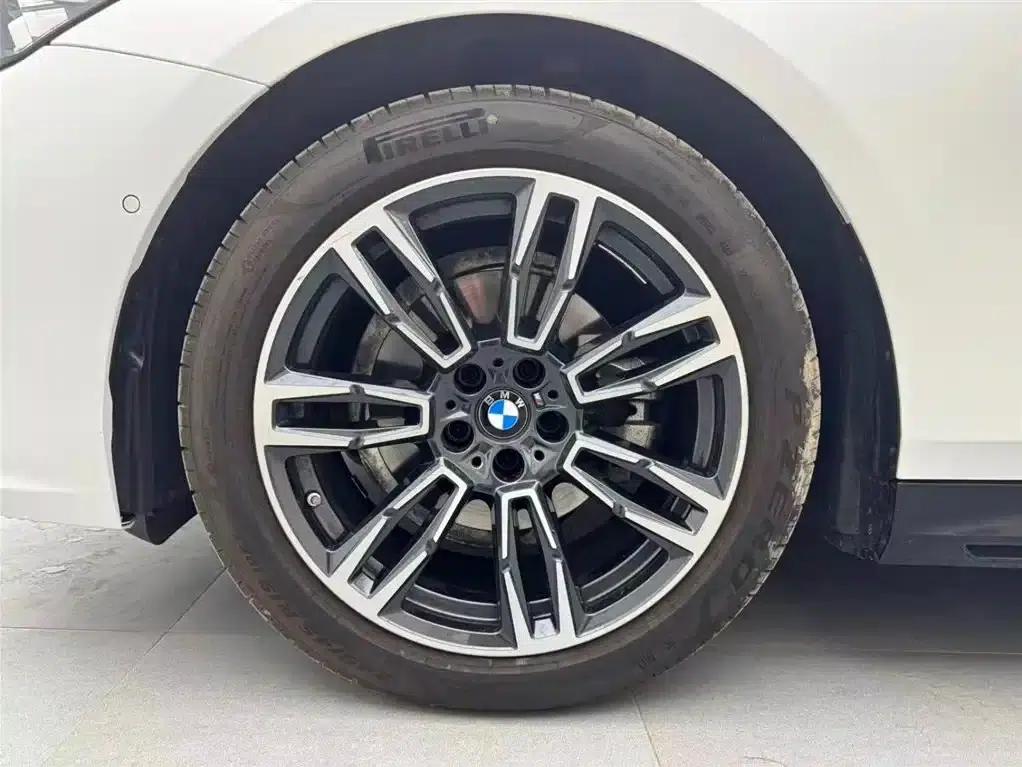 2024 BMW 5 Series Imported Model 525i M Sport Package — миниатюра 18