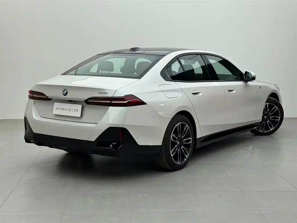 2024 BMW 5 Series Imported Model 525i M Sport Package — миниатюра 4