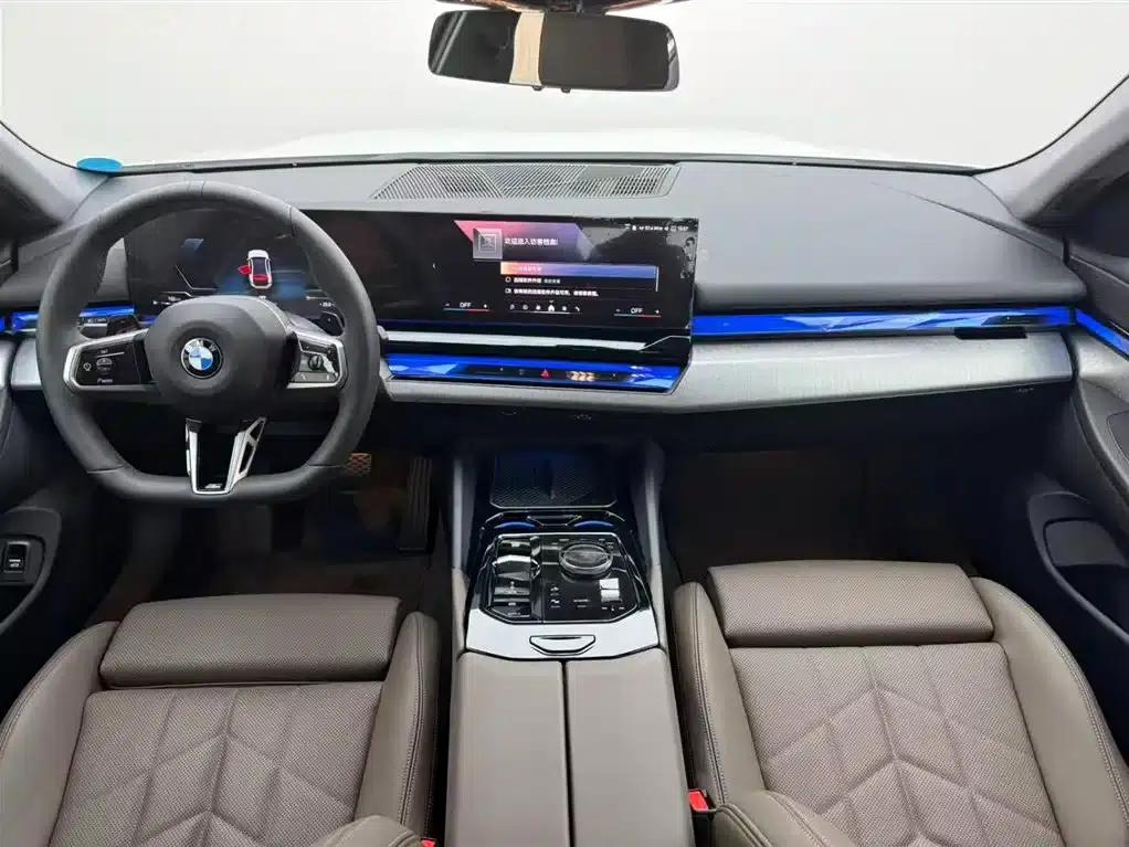 2024 BMW 5 Series Imported Model 525i M Sport Package — миниатюра 7