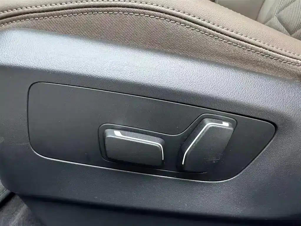 2024 BMW 5 Series Imported Model 525i M Sport Package — миниатюра 10