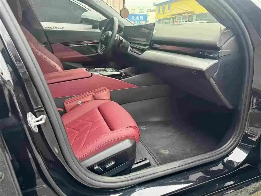 BMW 5 Series (Imported) 2024 525i M Sport Package — миниатюра 4