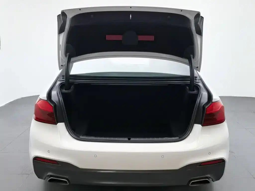 2018 BMW 5 Series (Imported) 525i M Sport Package — миниатюра 16