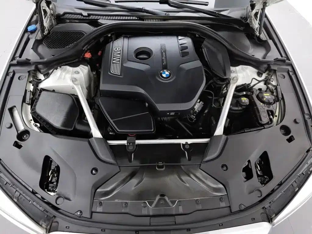 2018 BMW 5 Series (Imported) 525i M Sport Package — миниатюра 6
