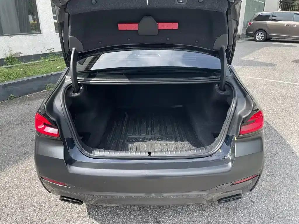 2021 BMW 5 Series Imported Model 525i M Sport Package — миниатюра 10