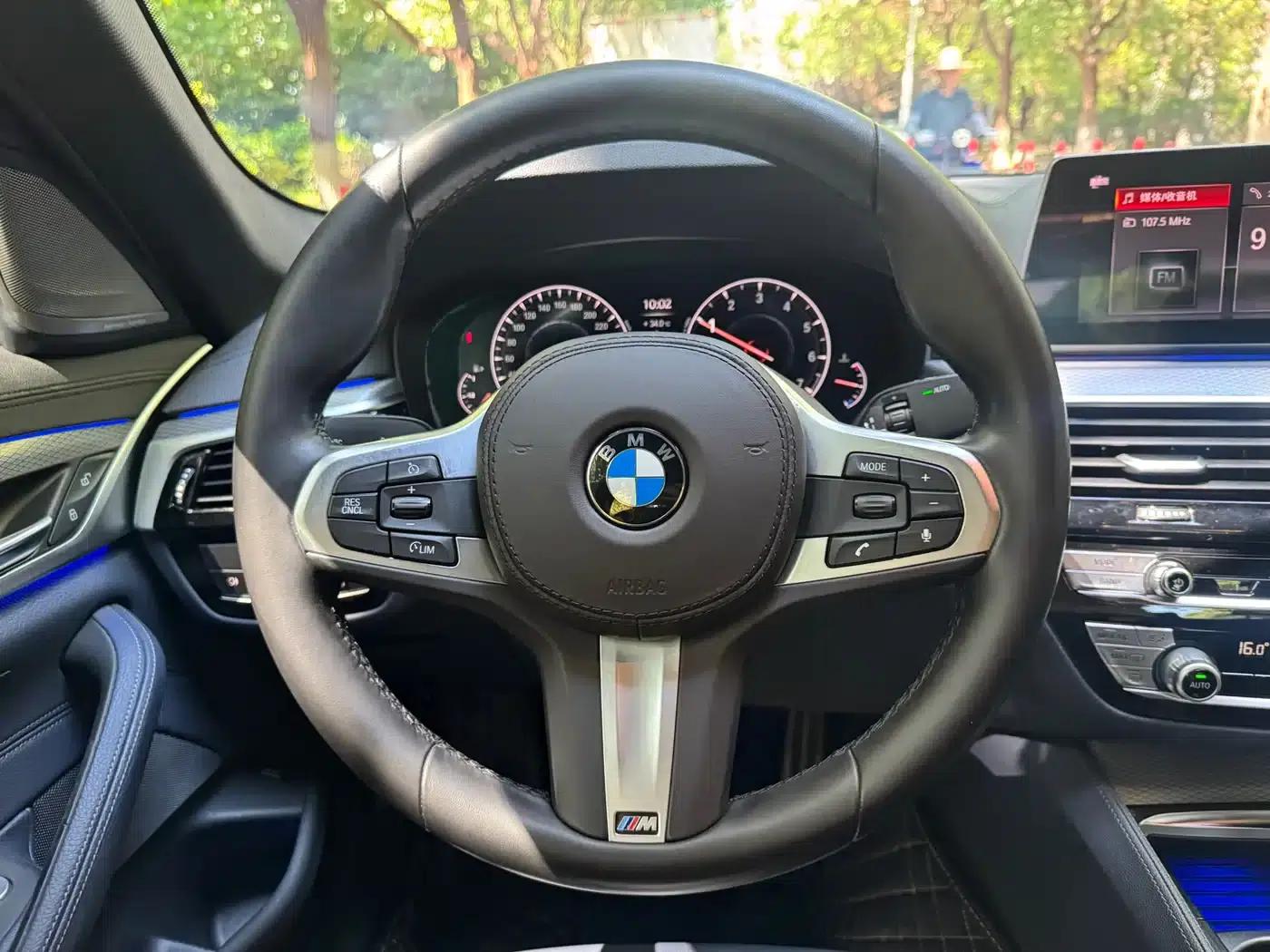 2019 BMW 5 Series Imported Model 525i M Sport Package — миниатюра 7