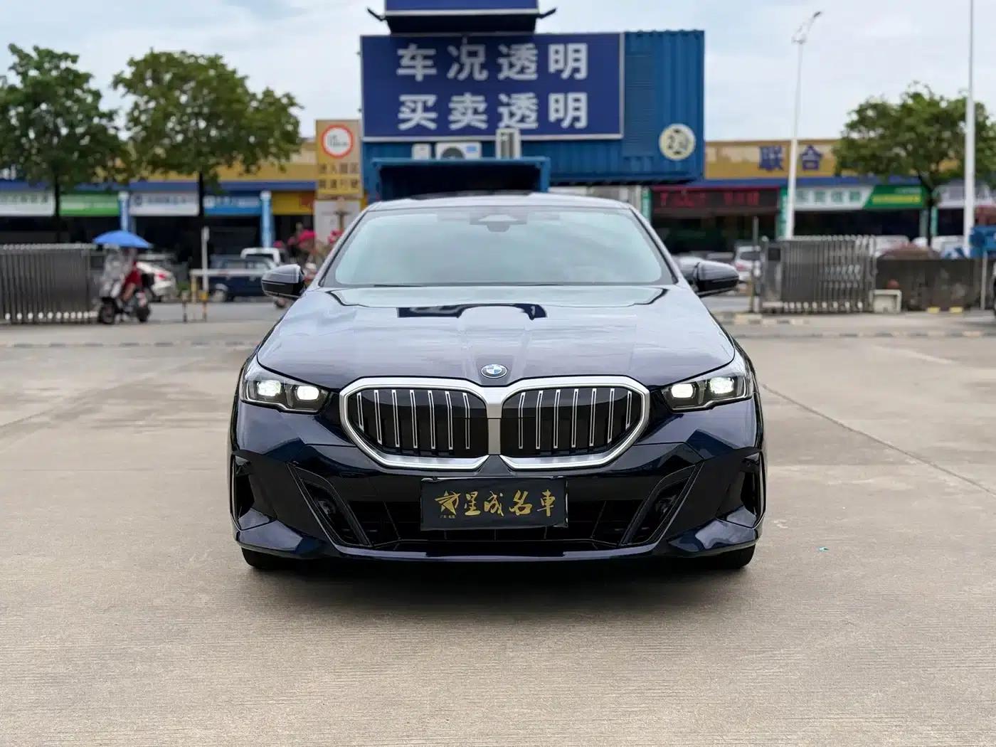 BMW 5 Series (Imported) 2024 525i M Sport Package — миниатюра 2