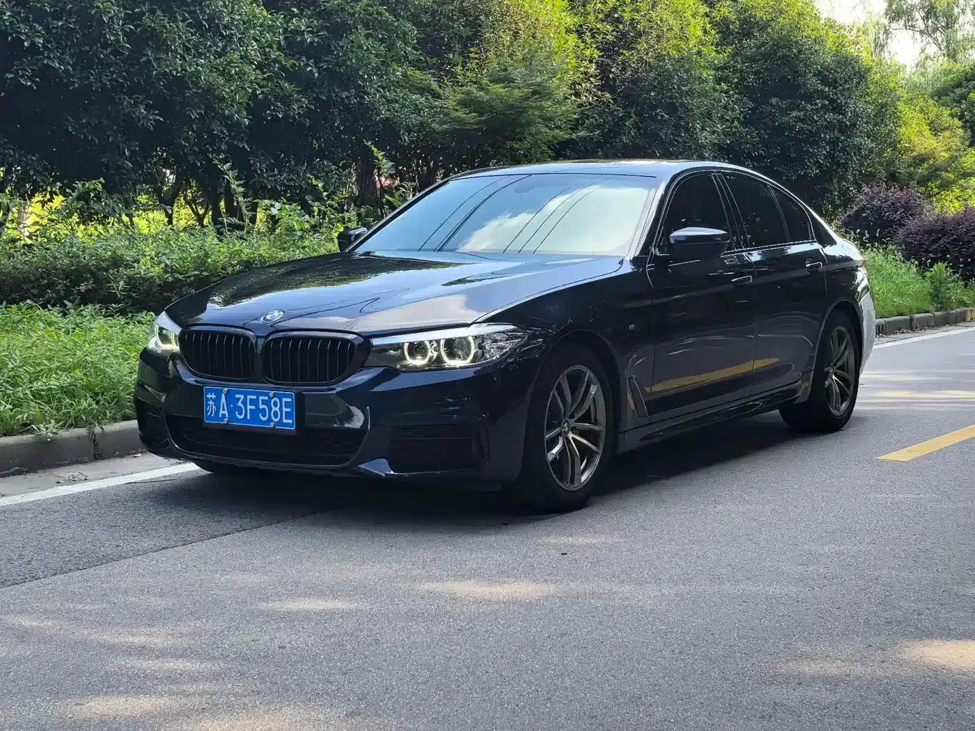 2019 BMW 5 Series Imported Model 525i M Sport Package — миниатюра 1