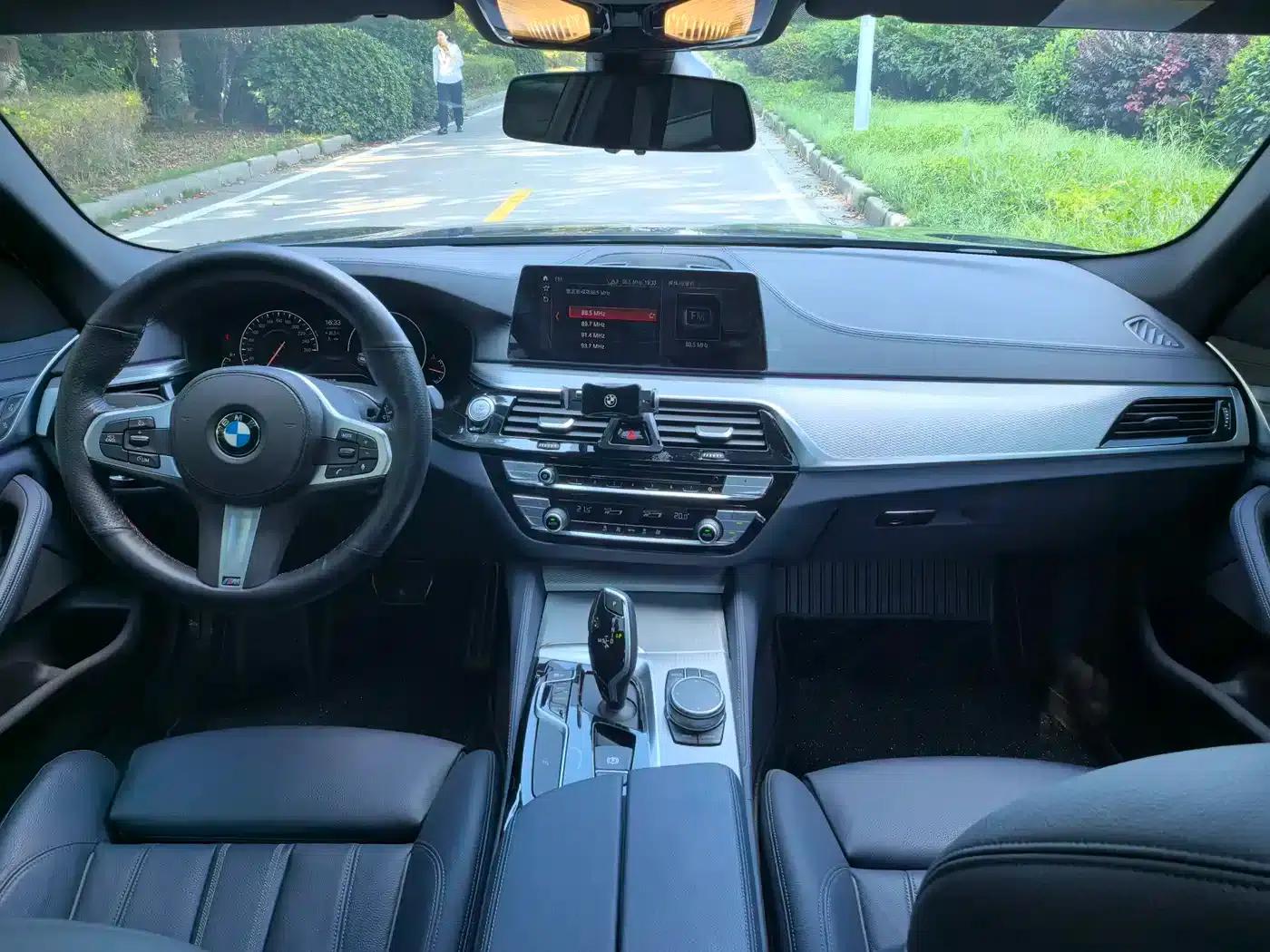 2019 BMW 5 Series Imported Model 525i M Sport Package — миниатюра 12